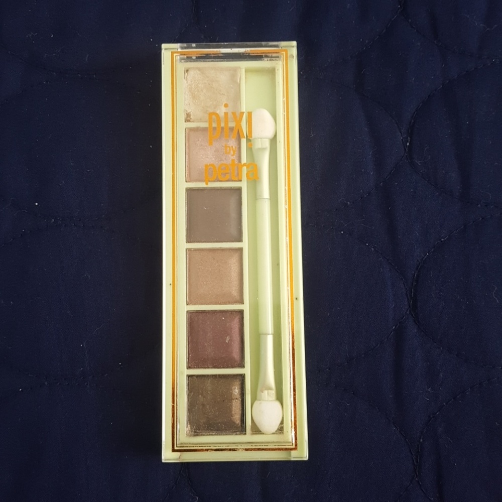 Pixi by Petra eyeshadow palette